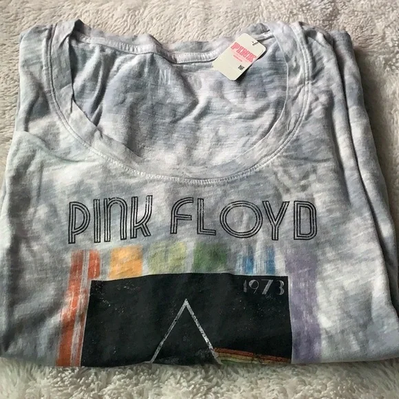 New Pink Victoria’s Secret - Picture 2 of 2